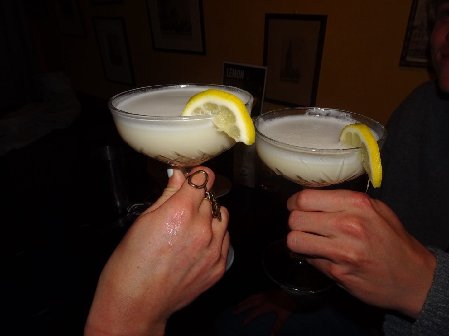 Twee cocktails met citroen